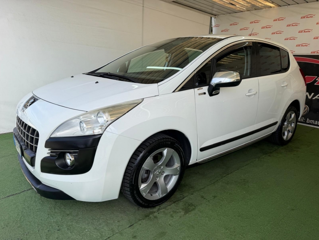 PEUGEOT 3008..